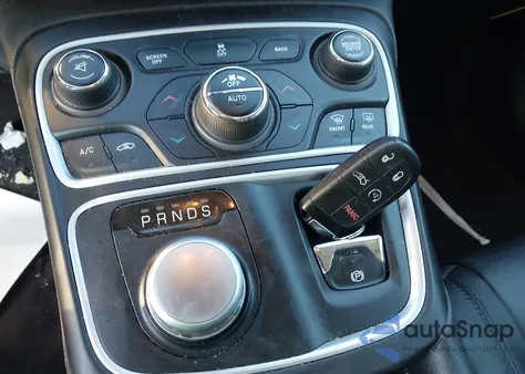 2015 Chrysler 200 C z USA, uszkodzony, nr VIN 1C3CCCCG8FN515536